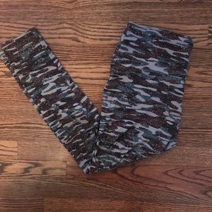 EUC Lularoe Camo TC leggings